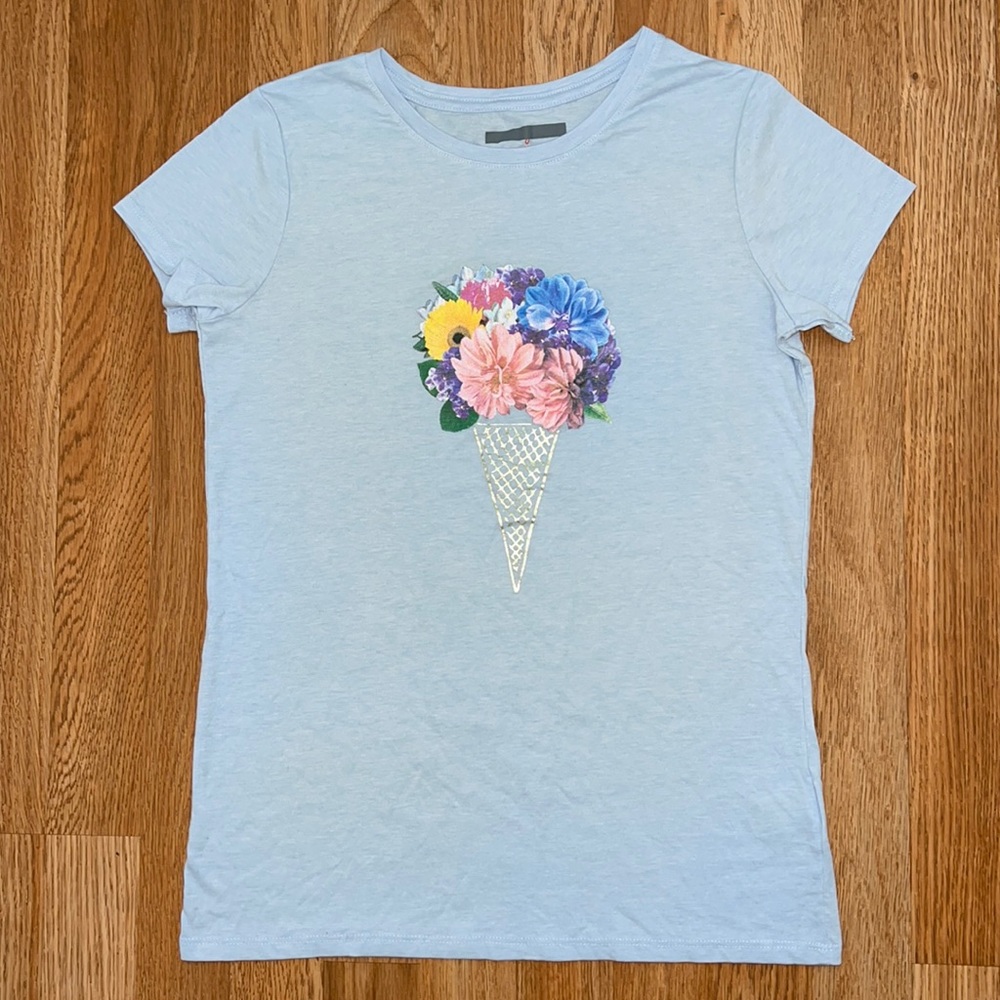 Floral Ice Cream Cone Top NWOT